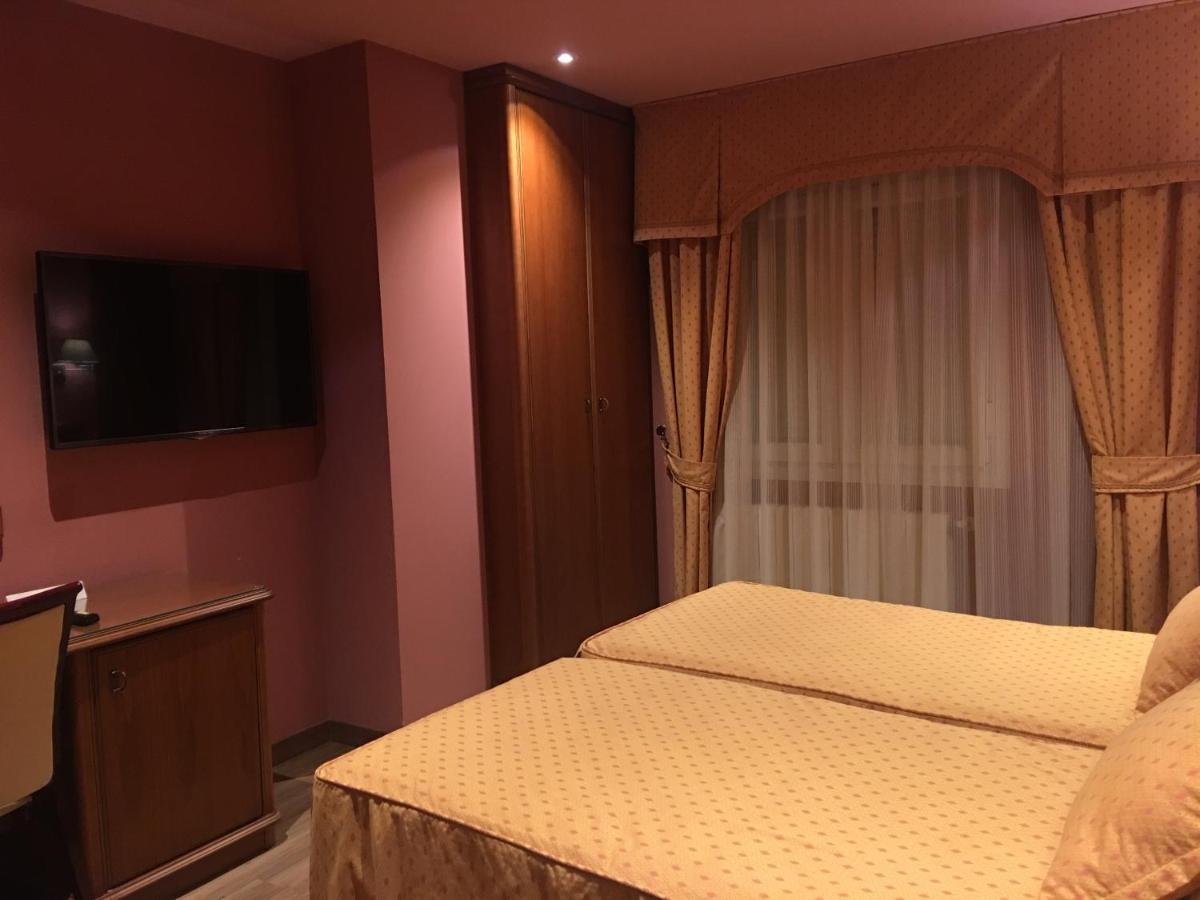 Hotel Torres I บีญานวยบา เดล อาร์โซบิสโป ภายนอก รูปภาพ